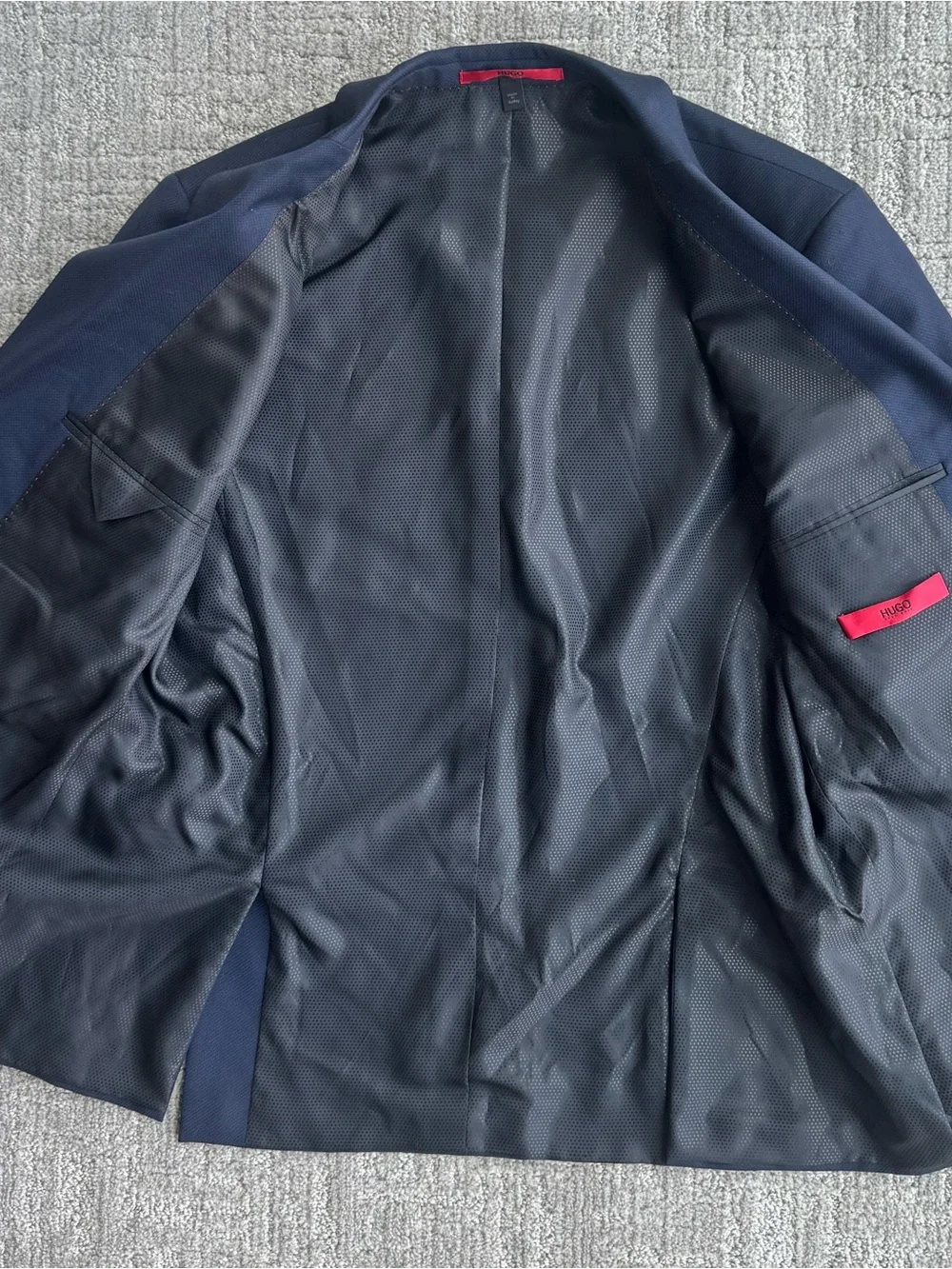 HUGO HUGO BOSS Navy Blue Wool Sport Coat Blazer 36S Two-Button Dual Vent Modern